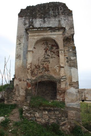 Enterramiento monumetal en la Alcazaba